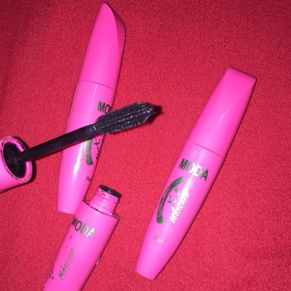 Mascara - Picture 1 of 2